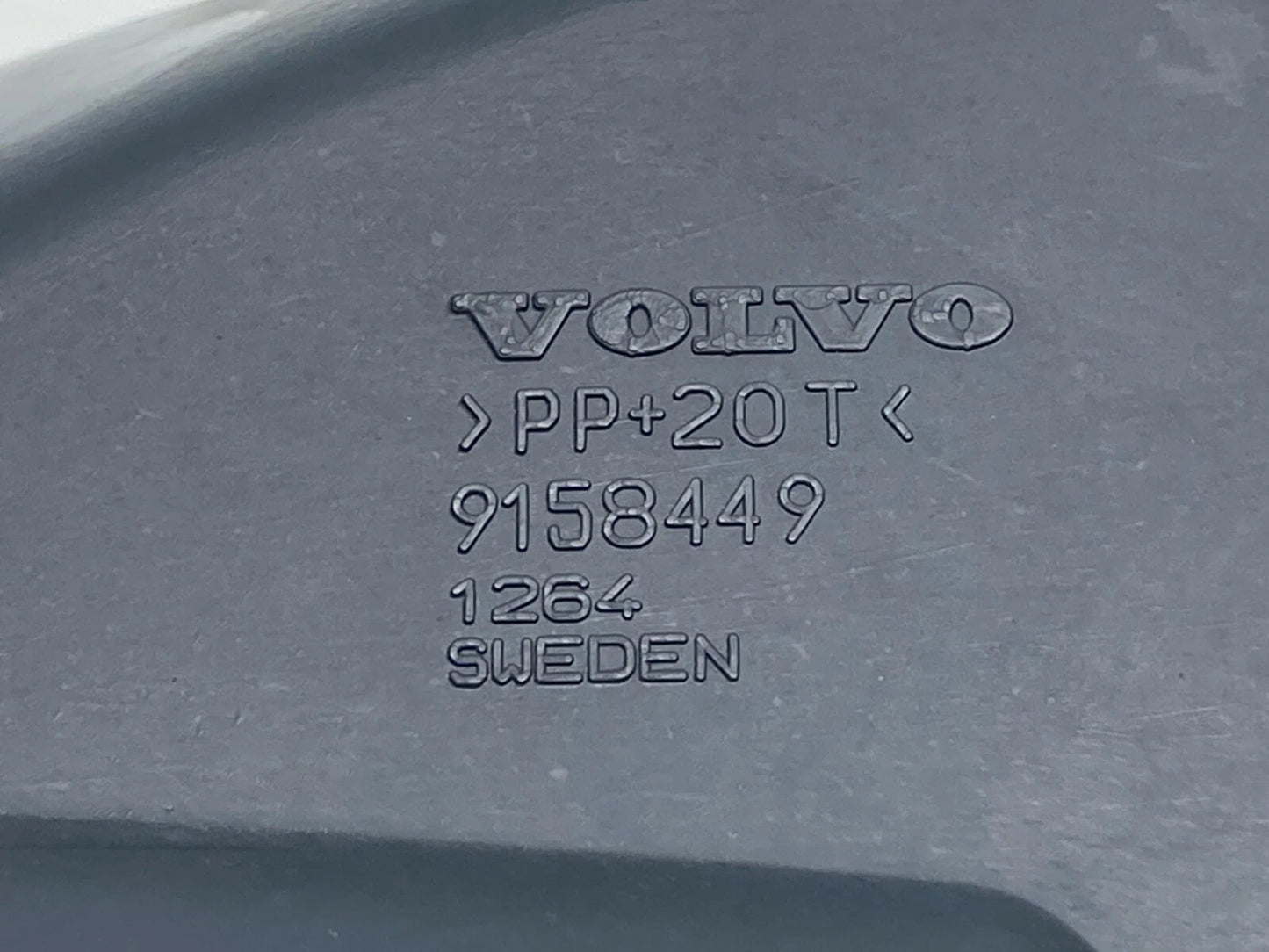 2001-2009 VOLVO S60 REAR B PILLAR RIGHT A/C HEATER AIR VENT DUCT 9158449 OEM