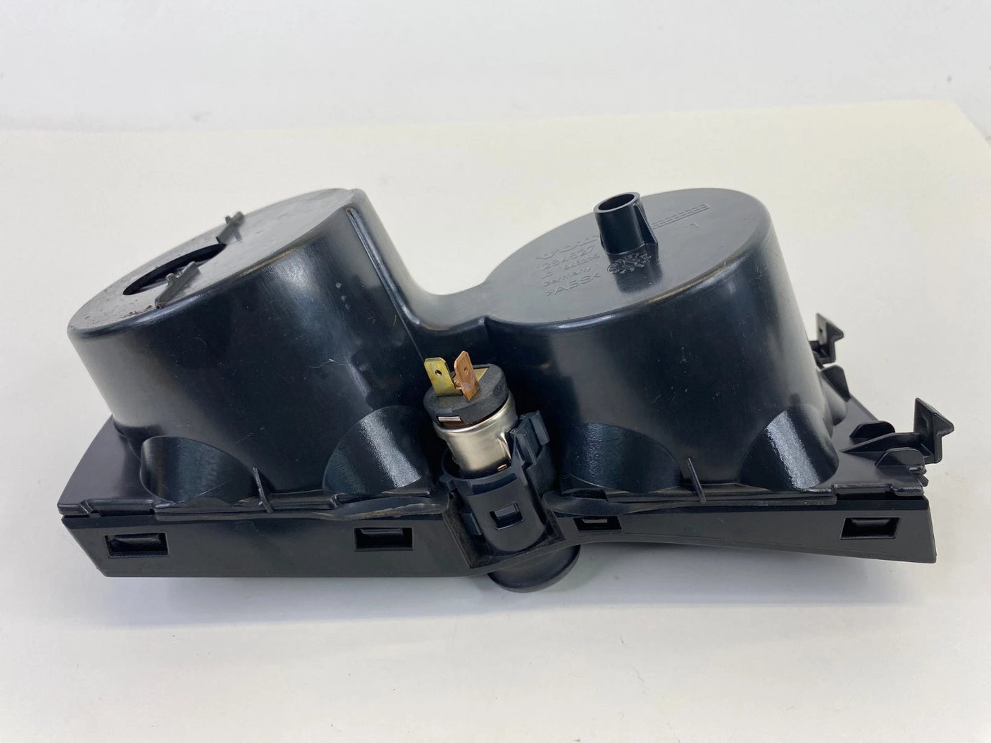 11-13 VOLVO S60 CENTER CONSOLE INSERT DUAL CUP HOLDER CUPHOLDER W/ POWER OUTLET