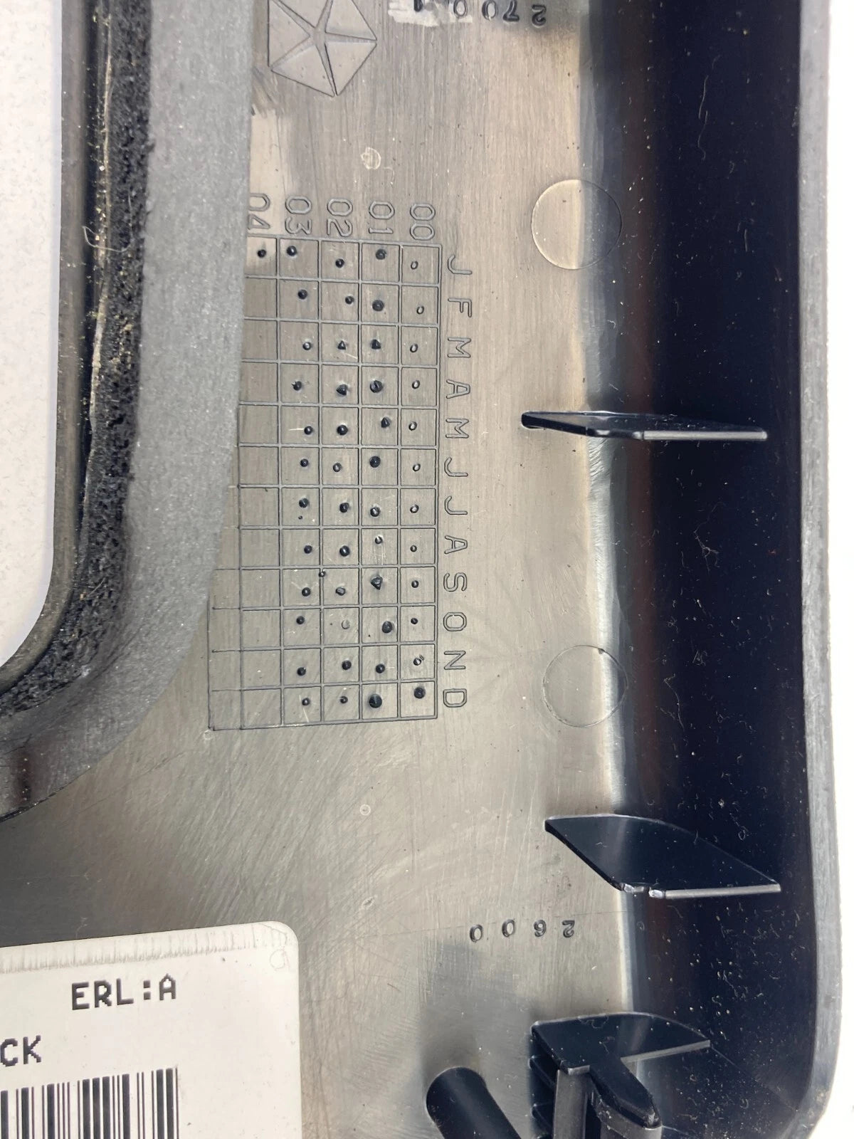 2002-2004 JEEP LIBERTY CENTER CONSOLE SHIFTER SHIFT PANEL BEZEL TRIM 5GP21DX9AE