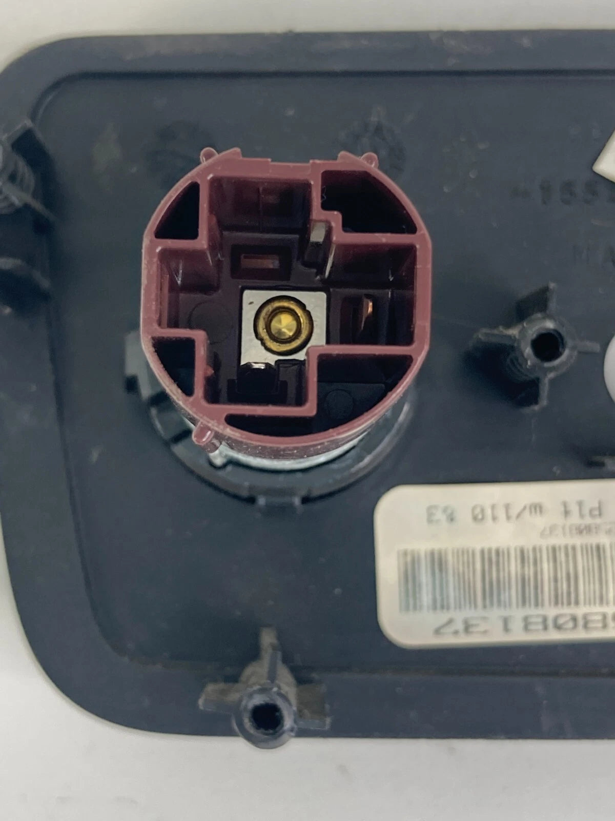 08-10 BUICK ENCLAVE REAR CENTER CONSOLE AUXILIARY POWER PORT BEZEL 25808137 OEM