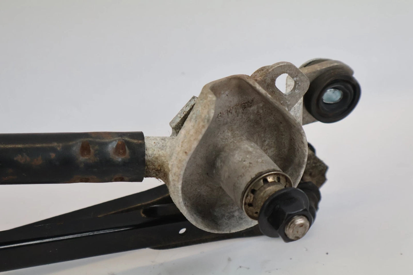 2012-2017 HYUNDAI ACCENT FRONT WIPER MOTOR W/ LINKAGE TRANSMISSION 98110-1R000