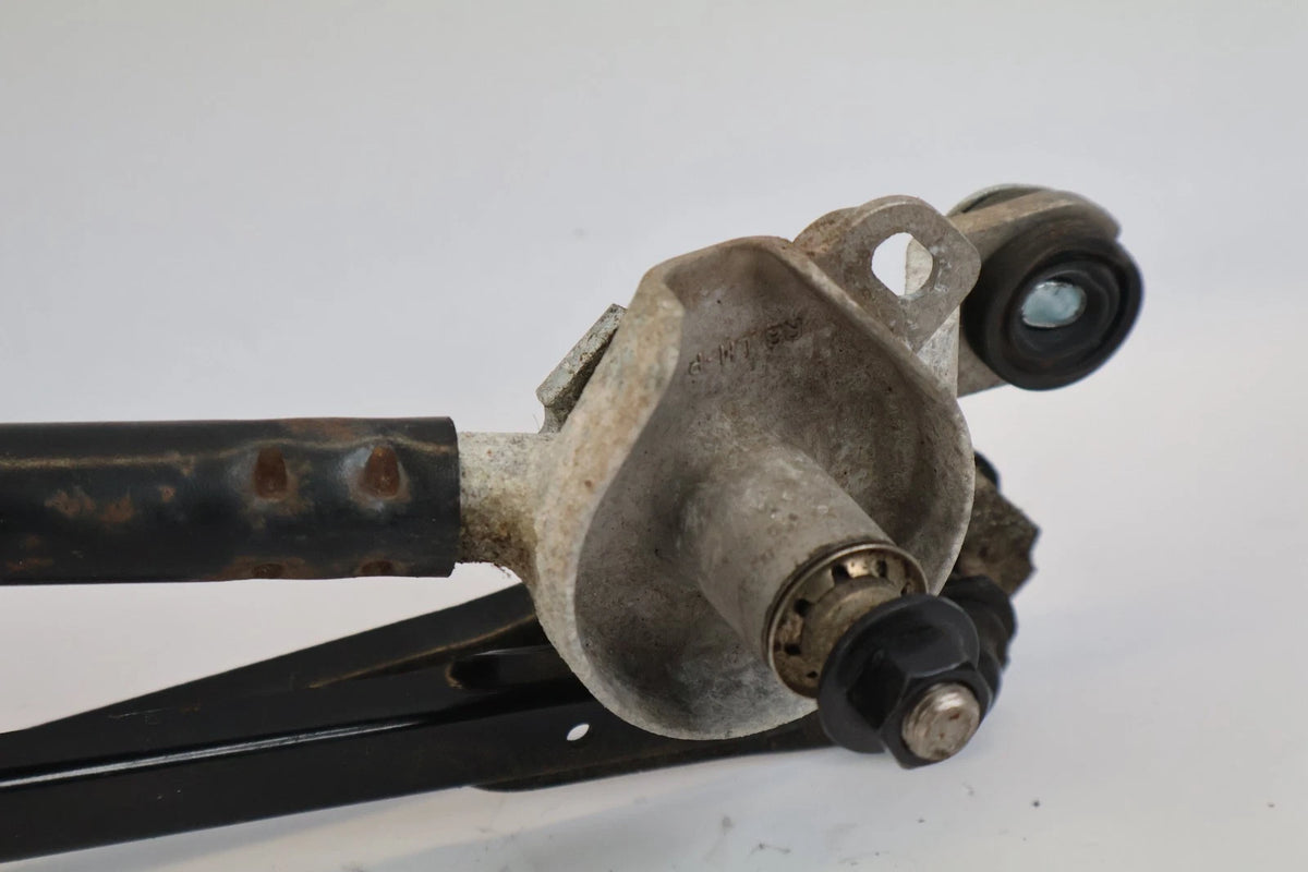 2012-2017 HYUNDAI ACCENT FRONT WIPER MOTOR W/ LINKAGE TRANSMISSION 98110-1R000