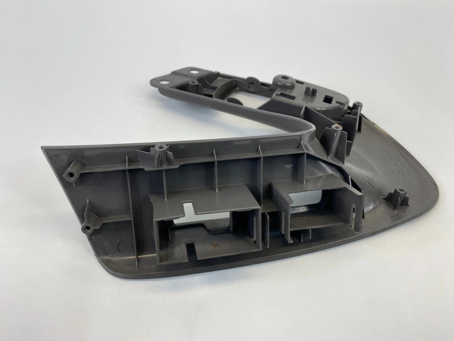 1998-2005 LEXUS GS300 FRONT RIGHT DOOR GRIP HANDLE BEZEL TRIM 74231-30300 OEM