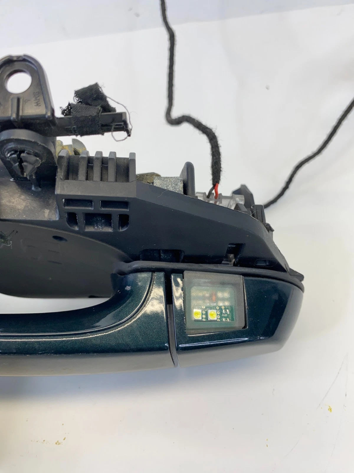 07 08 BMW 328XI SEDAN & WAGON FRONT RIGHT EXTERIOR DOOR HANDLE W LIGHT WIRE OEM