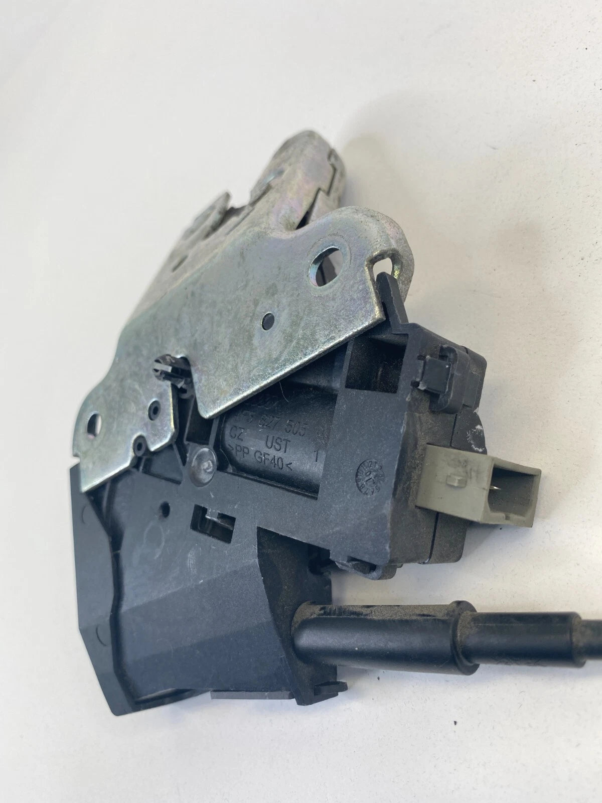 2006-2011 AUDI A6 A6 QUATTRO REAR TRUNK LID LOCK LATCH ACTUATOR 4F5827505D OEM