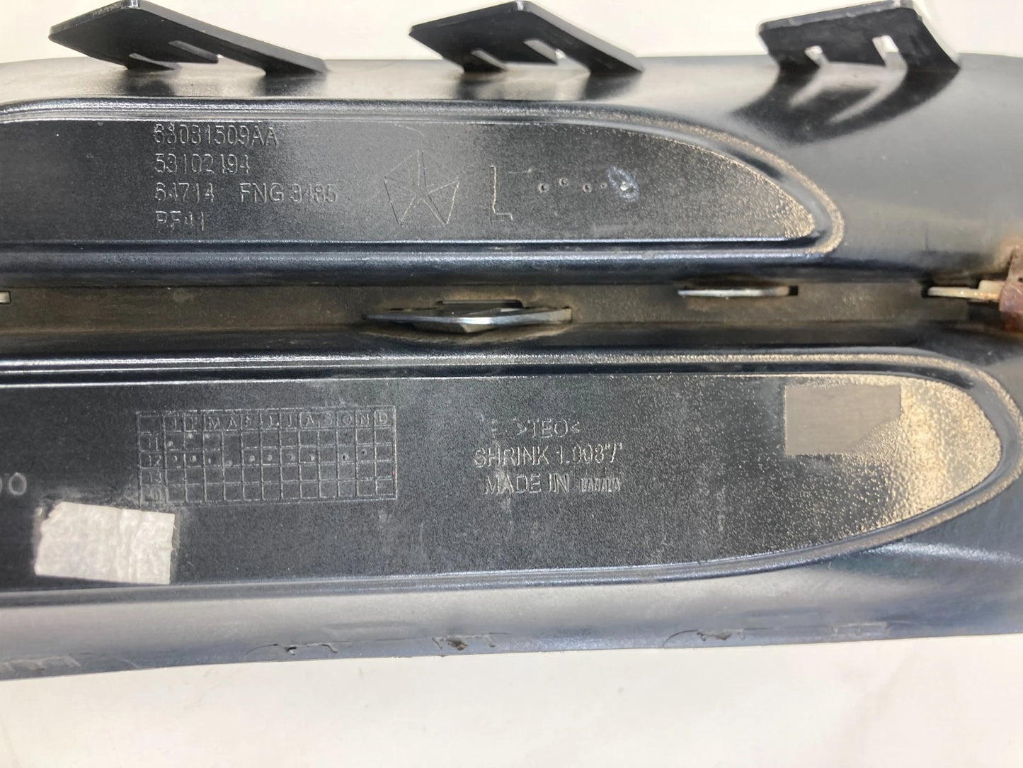 2013-2016 DODGE DART FRONT LEFT DRIVER FOG LIGHT LAMP BEZEL COVER 68081509AA OEM