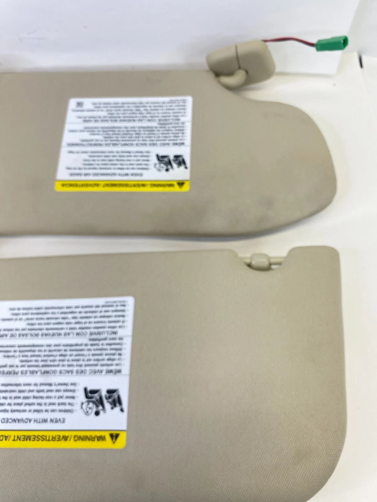 2013-2019 FORD TAURUS DRIVER & PASSENGER SUNVISOR SET W/ILLUMINATED MIRROR OEM
