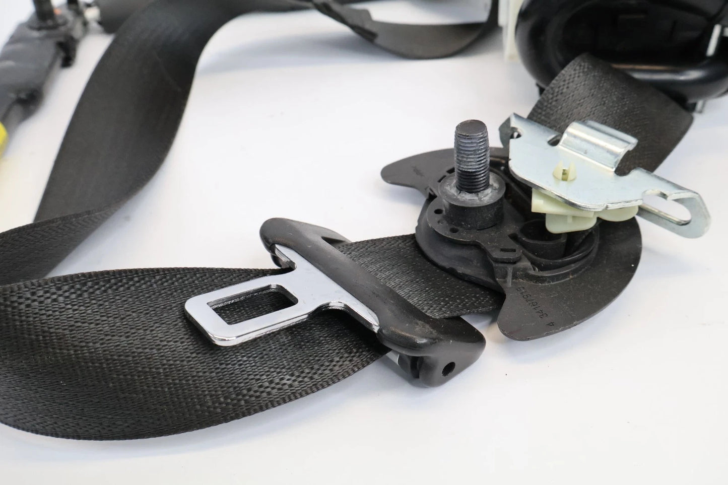 2016-2019 CHEVY CRUZE FRONT LH DRIVER SEAT BELT RETRACTOR ASSEMBLY OEM 42583483