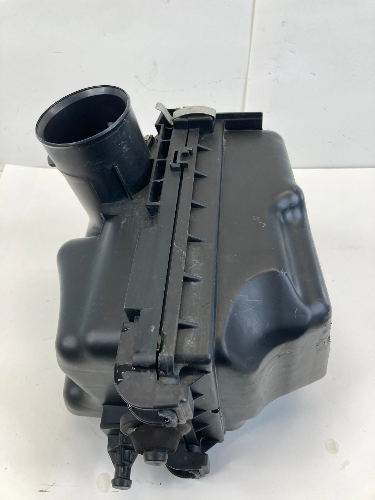 2013-2019 NISSAN SENTRA 1.8L L4 A/T AIR CLEANER FILTER BOX ASSY 16500-3RC2A OEM
