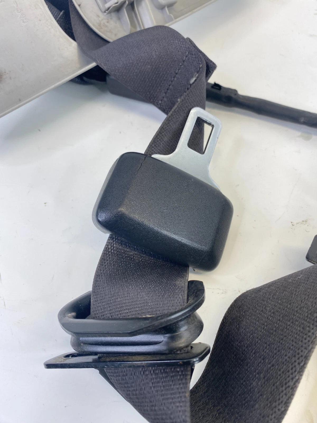 2011-2017 BUICK ENCLAVE FRONT RIGHT PASSENGER SEAT BELT RETRACTOR OEM 15903263
