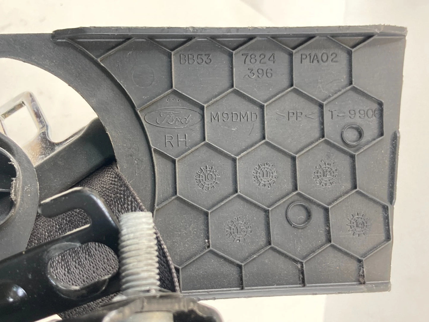 2011-2015 FORD EXPLORER INTERCEPTOR UTILITY FRONT RIGHT SEAT BELT RETRACTOR ASSY