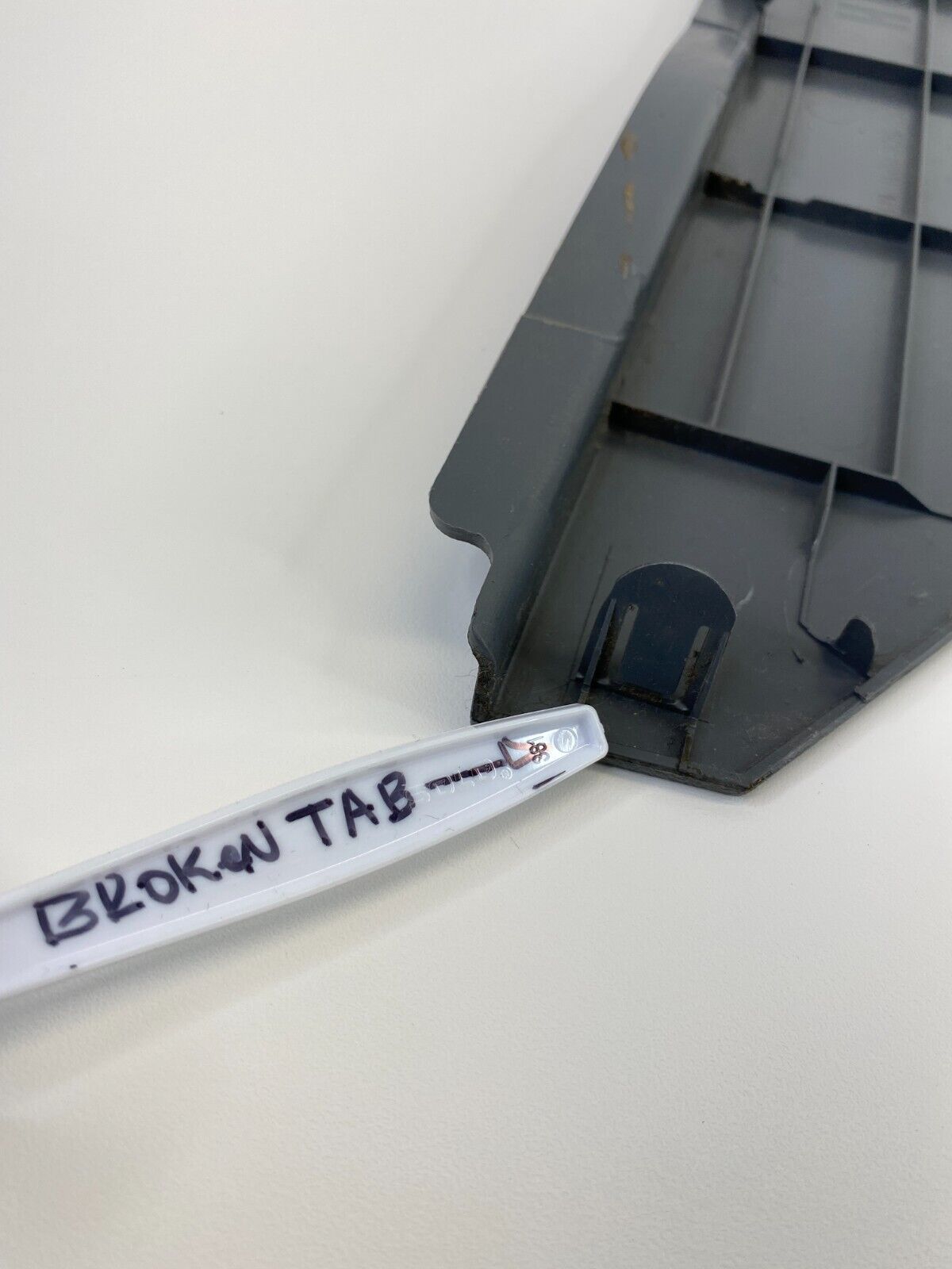 2003-2006 Honda Element Front Right Side Dash End Trim Panel 77210-SCV-A010-M1