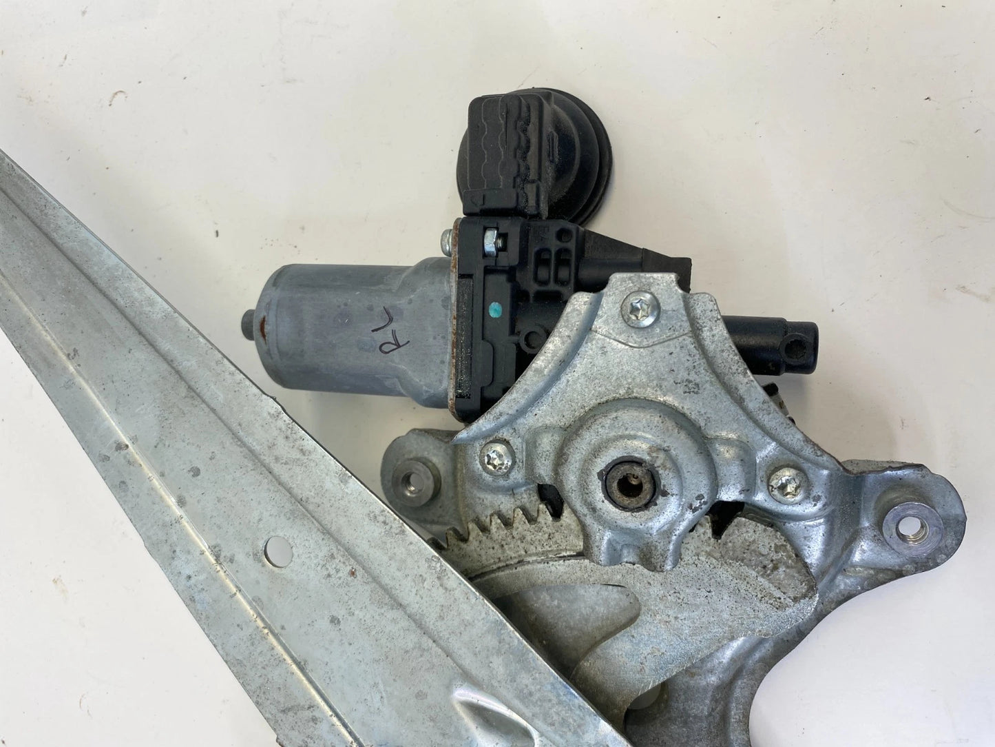 2007-2017 TOYOTA CAMRY REAR LEFT SIDE DOOR POWER WINDOW MOTOR 85710-AE010