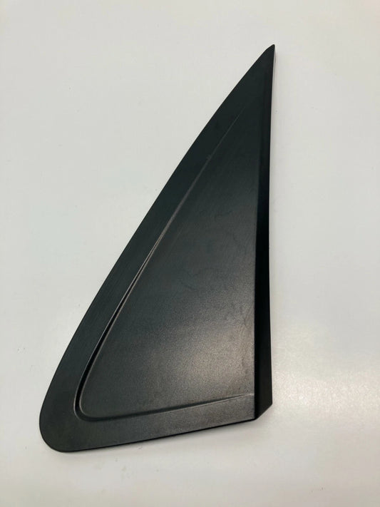 02-07 SUZUKI AERIO RIGHT PASSENGER EXTERIOR DOOR CORNER QUARTER PANEL TRIM COVER