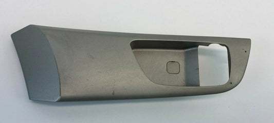 06-08 KIA OPTIMA FRONT RIGHT PASSENGER INNER DOOR HANDLE BEZEL TRIM 82621-2G000