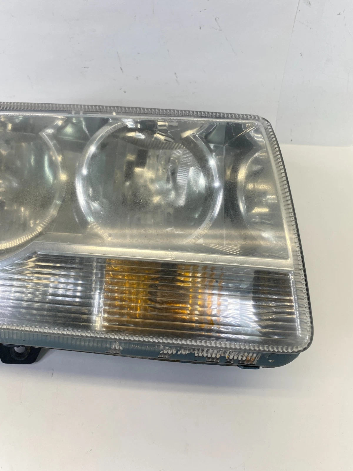 2005-2010 CHRYSLER 300 FRONT RIGHT PASSENGER HEADLIGHT HEADLAMP HALOGEN OEM