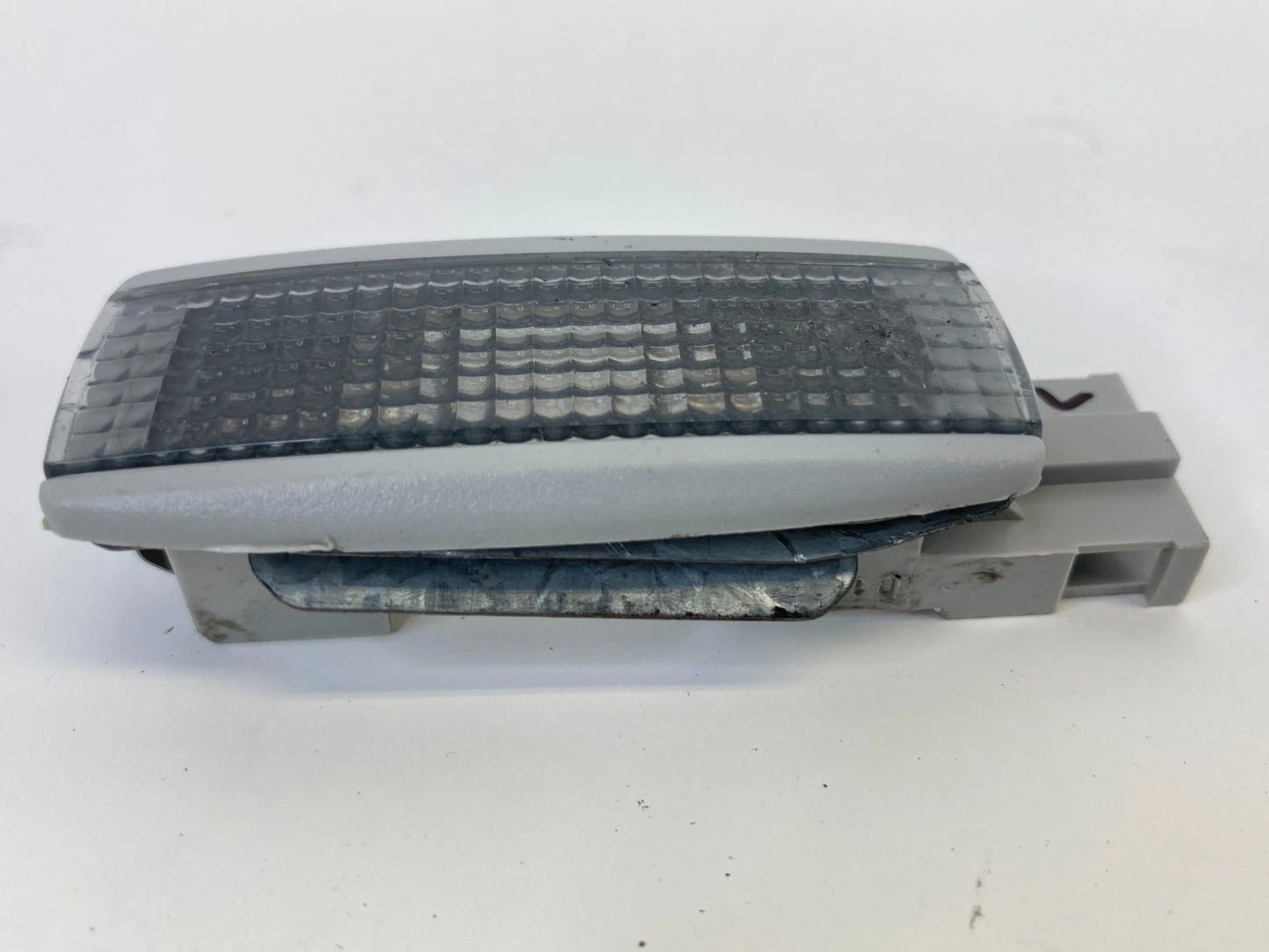 98-10 VOLKSWAGEN BEETLE FRONT LEF SIDE SUNVISOR LAMP SUN VISOR VANITY LIGHT OEM