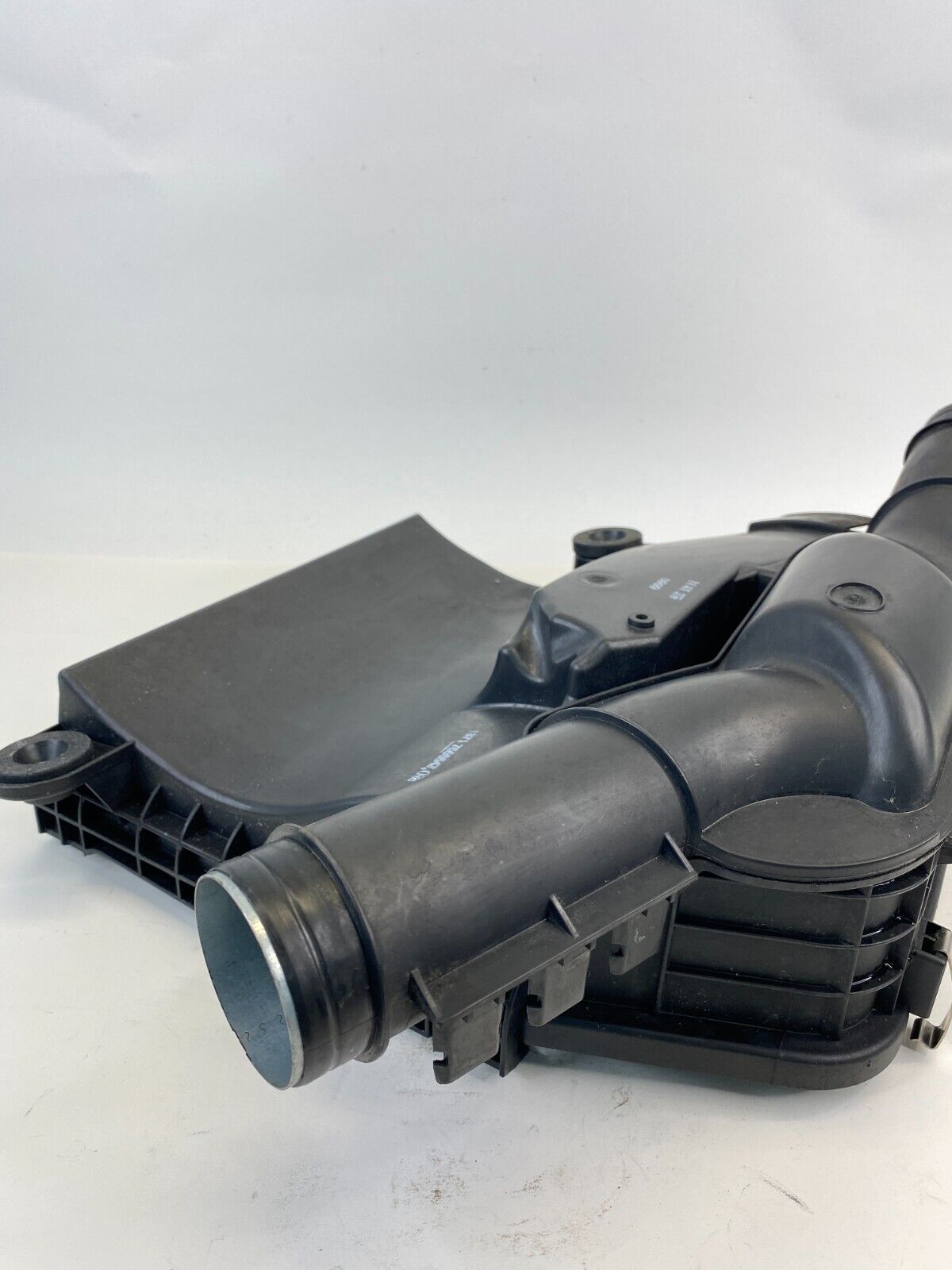 2009 2010 BMW 535i xDrive 3.0L Air Intake Cleaner Muffler Box LOWER 13717556547