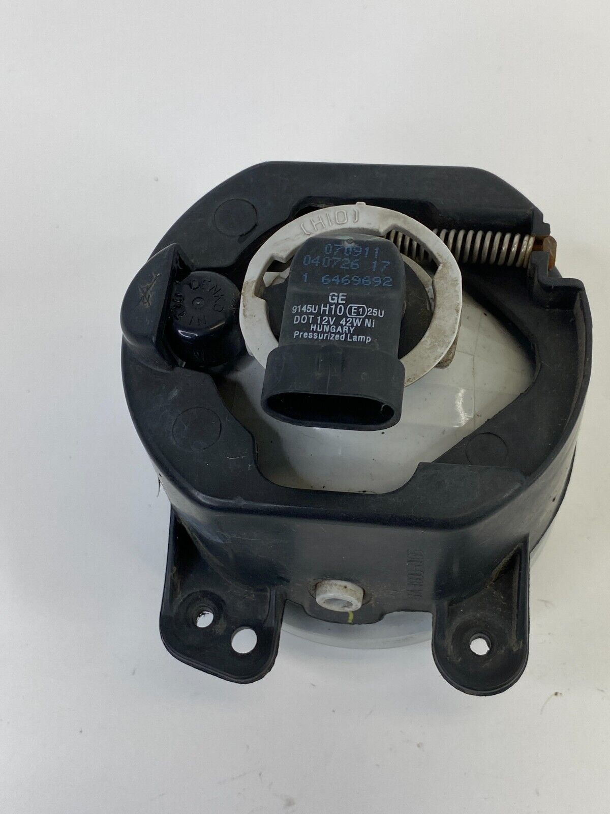 2005-2010 Chrysler 300 Sedan Front Right Bumper Fog Light Assembly E1302702BPL