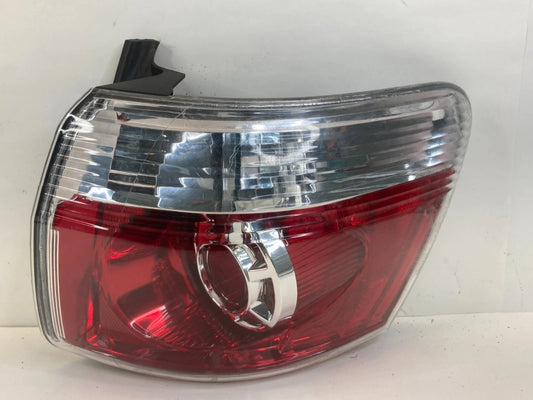 2007-2012 GMC ACADIA REAR RIGHT SIDE OUTER TAIL LIGHT LAMP ASSEMBLY OEM