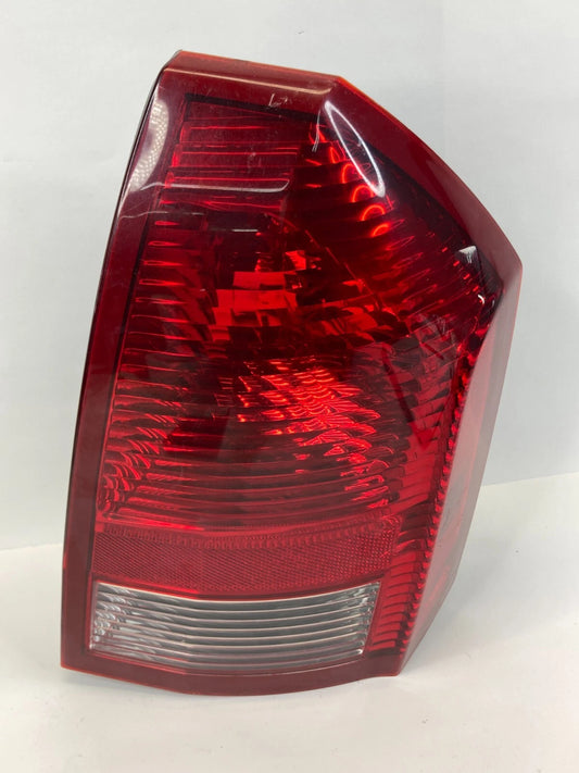 2005 2006 2007 CHRYSLER 300 REAR RIGHT PASSENGER SIDE TAIL LIGHT LAMP OEM