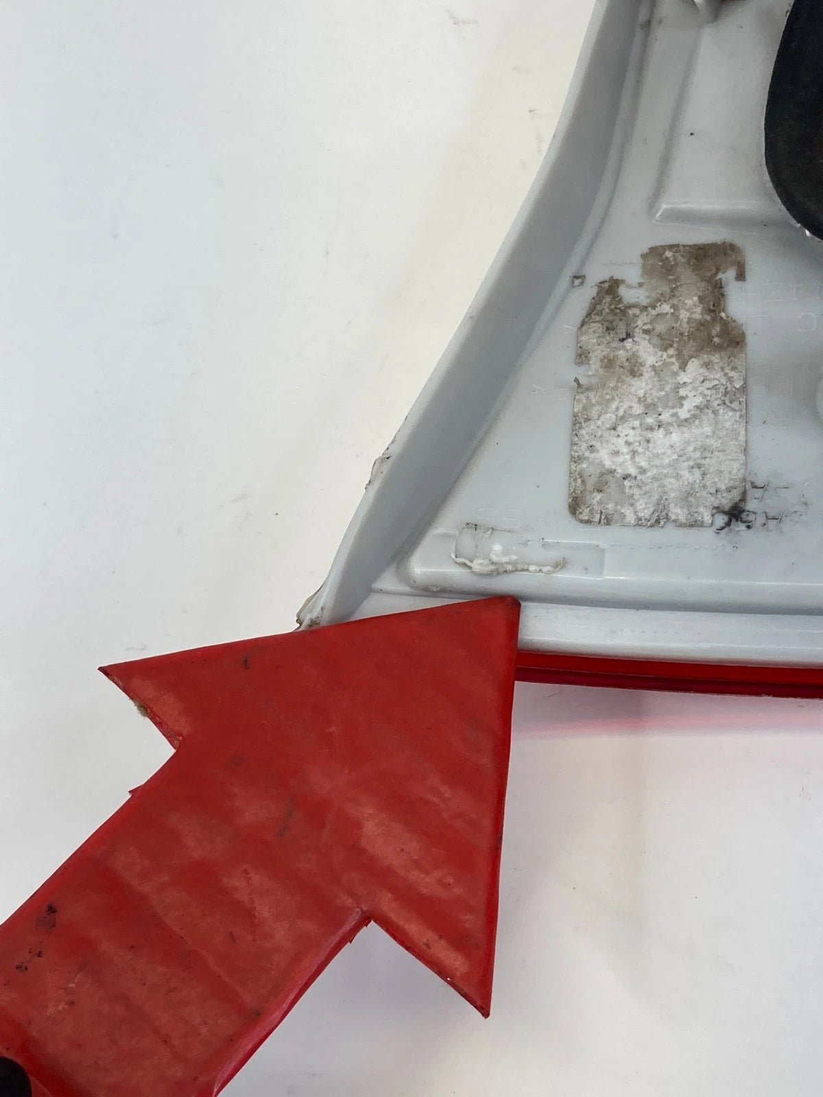 2013-2016 FORD ESCAPE REAR LEFT DRIVER SIDE INNER TAIL LIGHT LAMP OEM