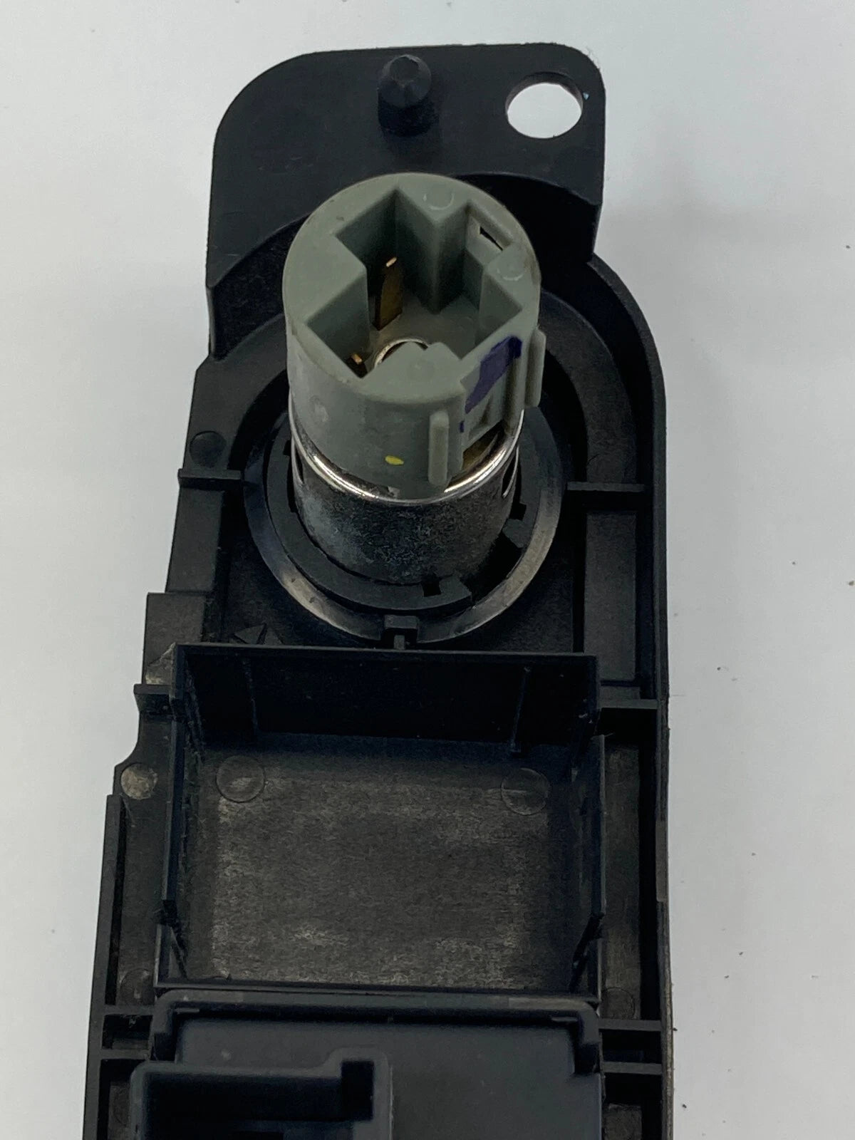 01-05 CHRYSLER PT CRUISER DEFROST POWER OUTLET BUTTON CONTROL SWITCH 04671670AB