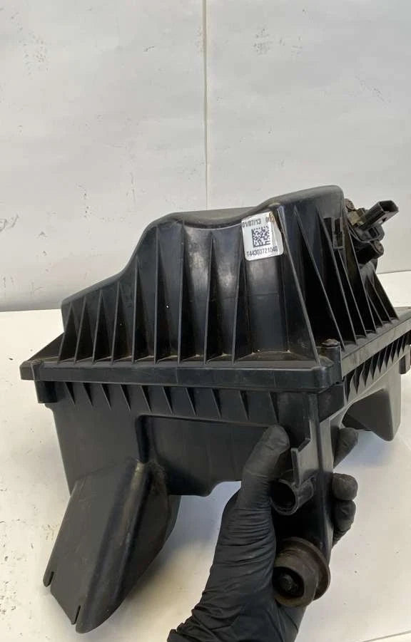 2011-2014 CHEVROLET CRUZE 1.8L AIR INTAKE FILTER BOX AIR CLEANER HOUSING OEM