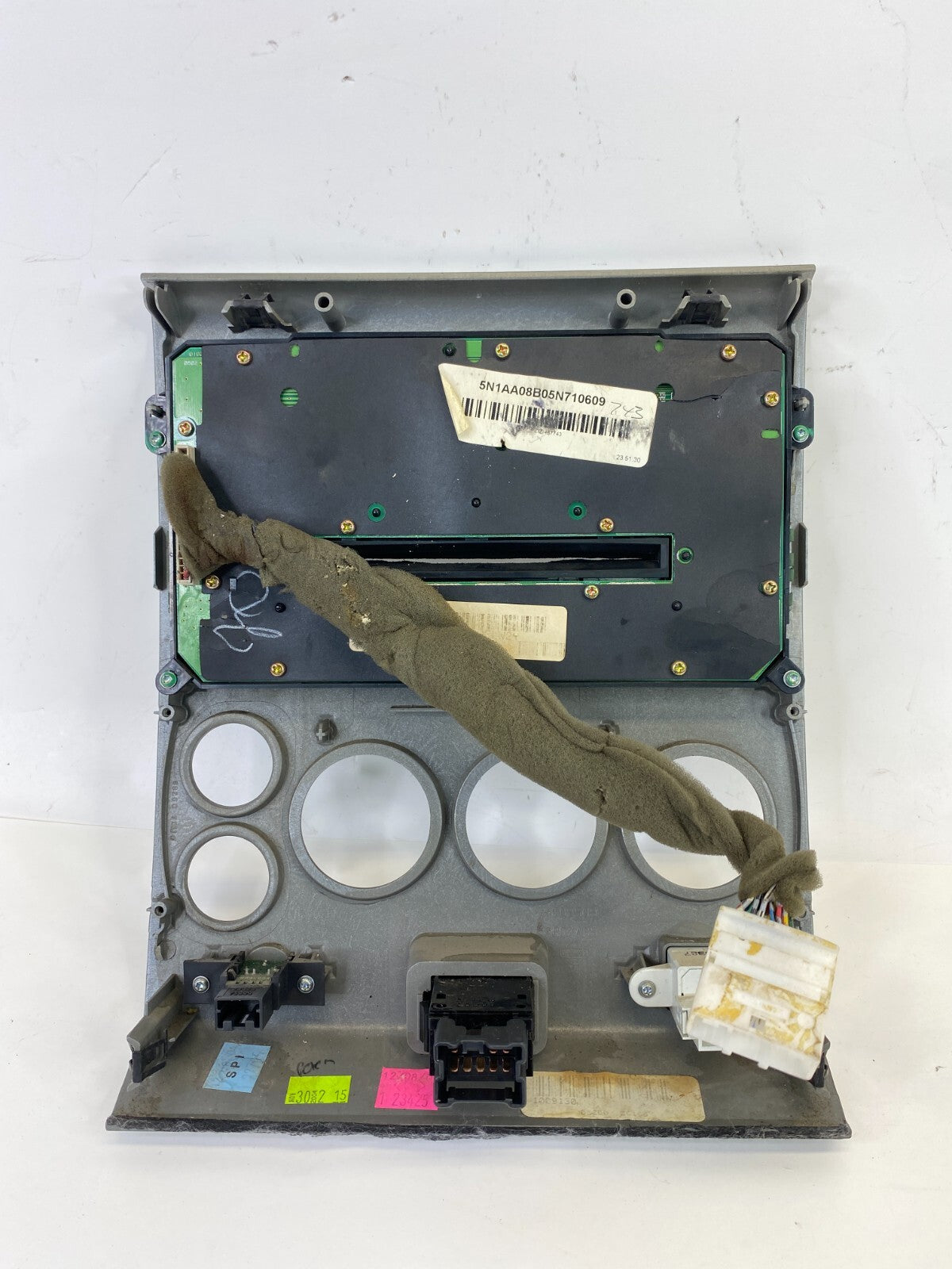 05 06 Nissan Armada Radio CD Player Receiver Climate Heater Control Bezel Panel