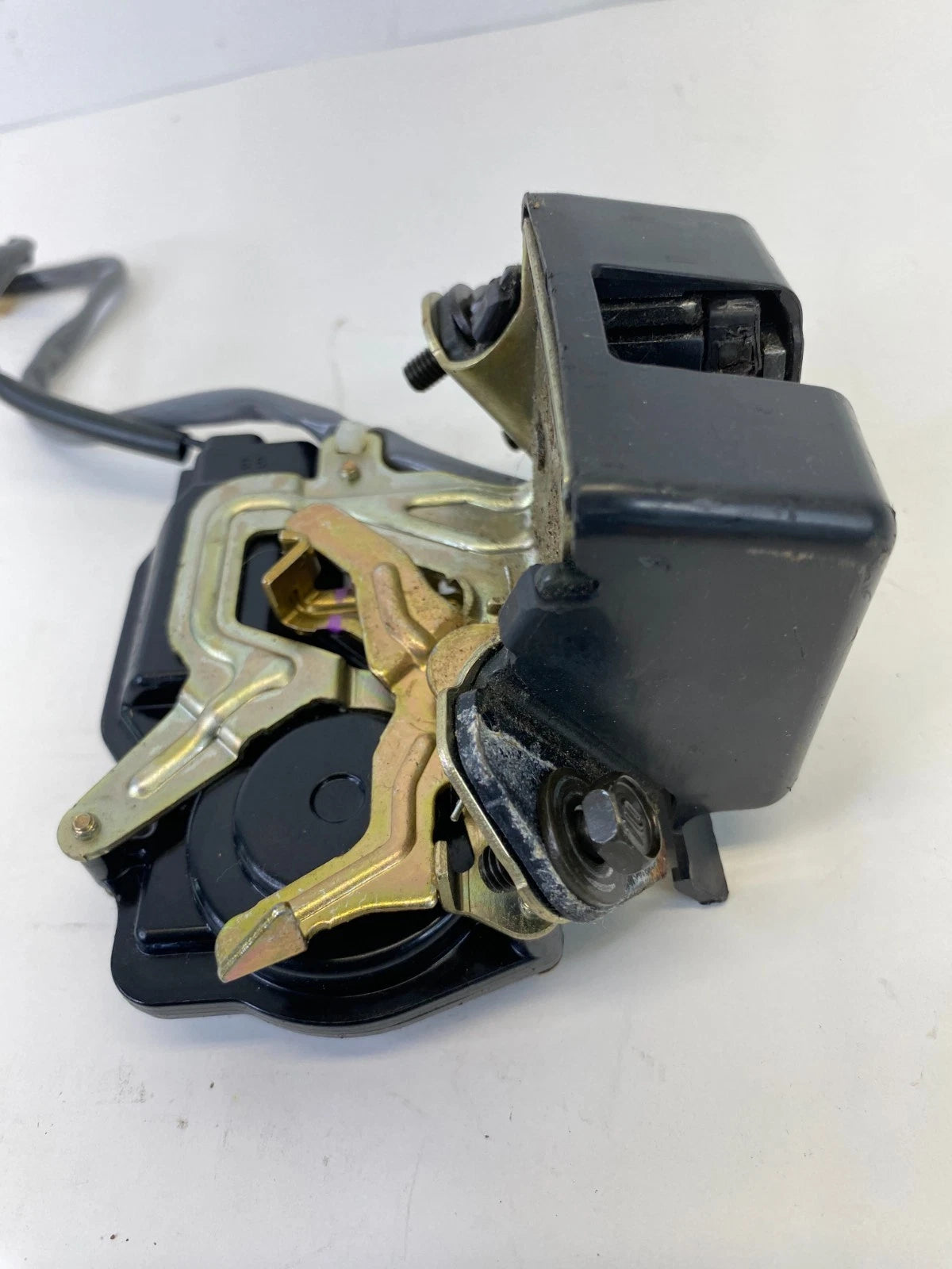 2004-2010 TOYOTA SIENNA MANUAL LIFTGATE LATCH LOCK ACTUATOR HATCH RELEASE OEM
