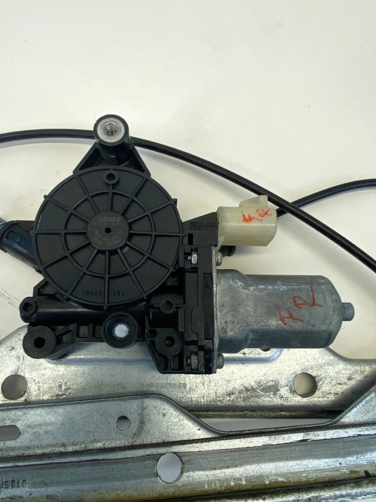 2006-2011 CHEVROLET HHR FRONT RIGHT SIDE POWER WINDOW REGULATOR WITH MOTOR OEM