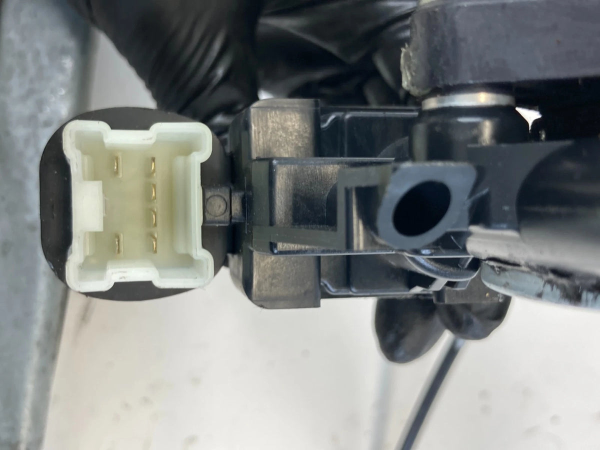 2007-2012 NISSAN ALTIMA SEDAN FRONT RIGHT PASSENGER WINDOW MOTOR OEM 80731-EG000