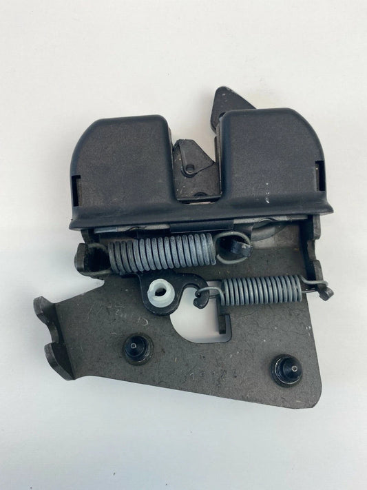 04 05 BMW 545I SEDAN REAR LEFT FOLDING SEAT LATCH LOCK FRAME BASE 52207112863