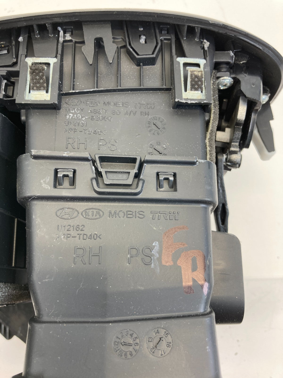 14-16 Kia Soul Dash Right Side A/C Heater Air Vent Grille w/ Speaker 97490-B2000