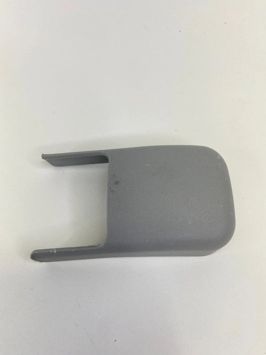 2007 2008 07 08 HYUNDAI SONATA SEDAN 4-DR FRONT RIGHT SEAT TRACK CAP END COVER