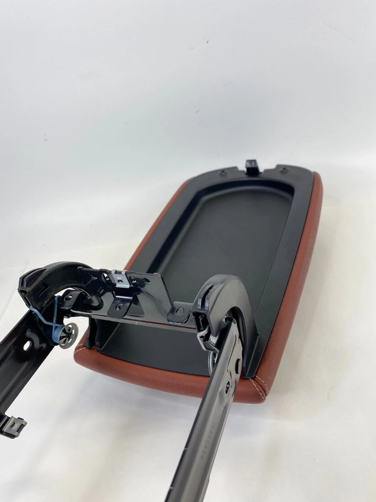 2011-2014 BMW X3 2015-2018 X4 FRONT CENTER CONSOLE ARMREST COVER LID RED-BROWN