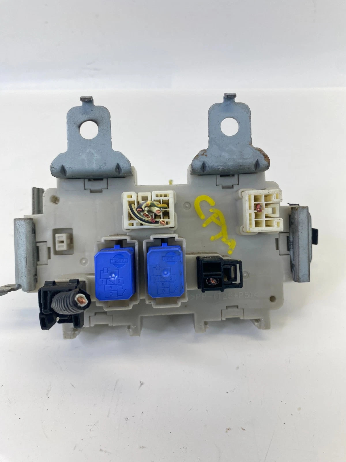 2003-2007 INFINITI G35 SEDAN INTERIOR DASH CABIN FUSE RELAY BOX OEM