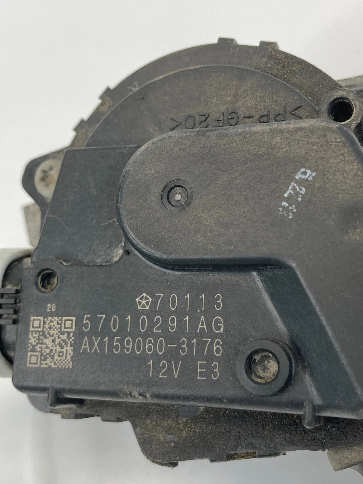 2011-2023 DODGE CHARGER CHRYSLER 300 FRONT WINDSHIELD WIPER MOTOR 57010291AG OEM