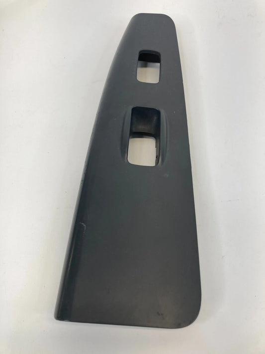 2004-2009 KIA SPECTRA FRONT RIGHT DOOR WINDOW SWITCH BEZEL COVER 83575-2F300 OEM