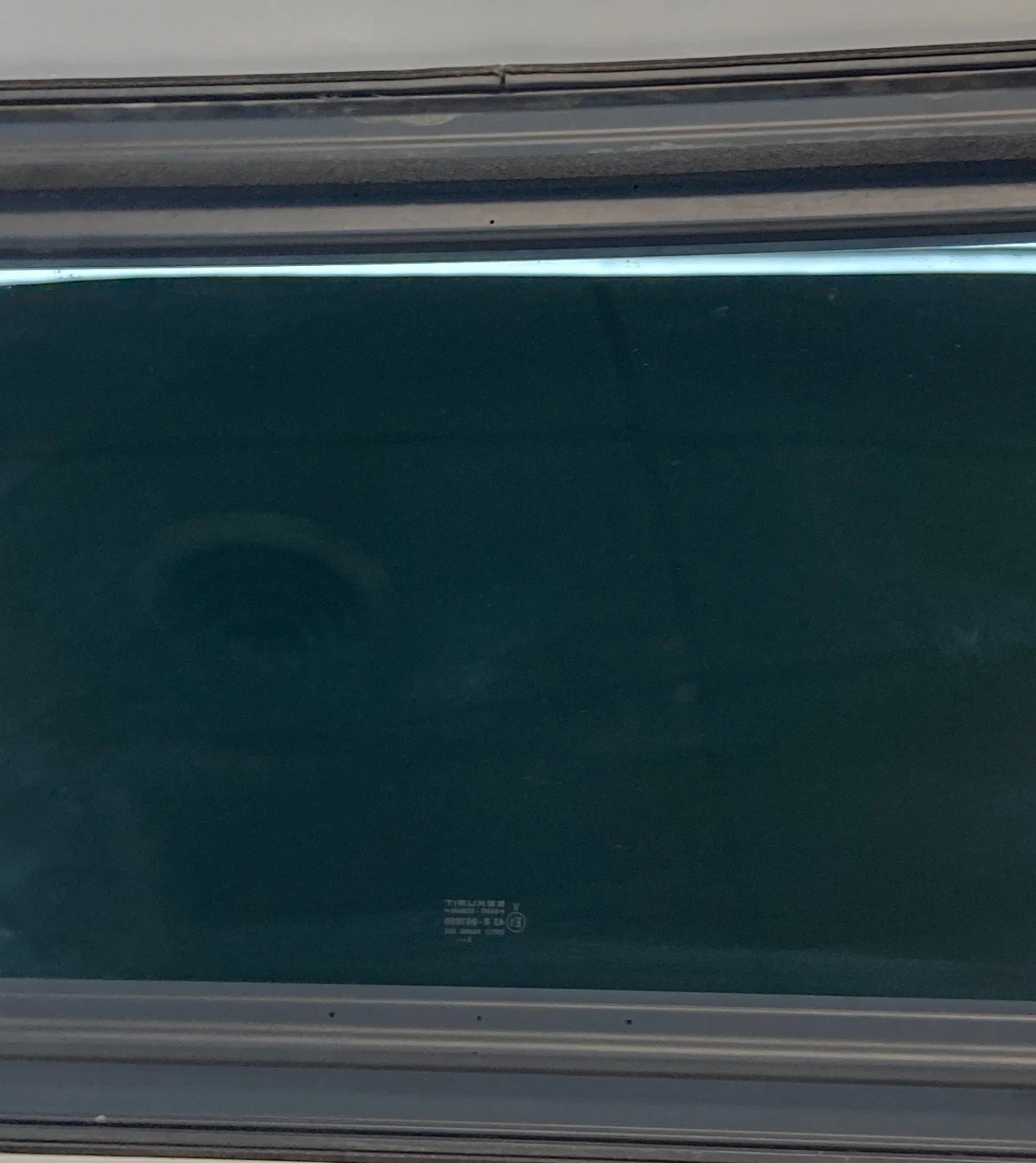 2003-2006 INFINITI G35 SEDAN MOON ROOF SUNROOF SUN ROOF GLASS E143R001090 OEM