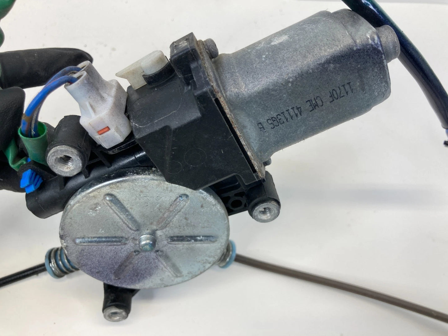 2001-2005 HONDA CIVIC SEDAN FRONT RIGHT SIDE POWER WINDOW MOTOR REGULATOR OEM