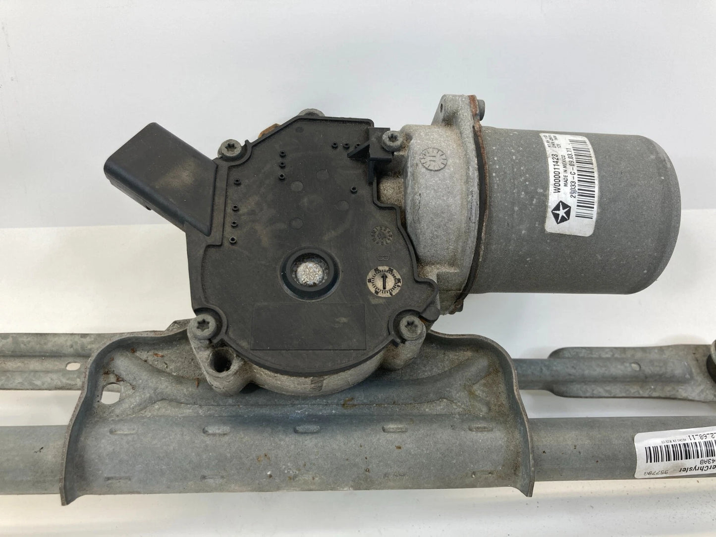 08-11 CHRYSLER TOWN & COUNTRY WINDSHIELD WIPER MOTOR TRANSMISSION LINKAGE OEM