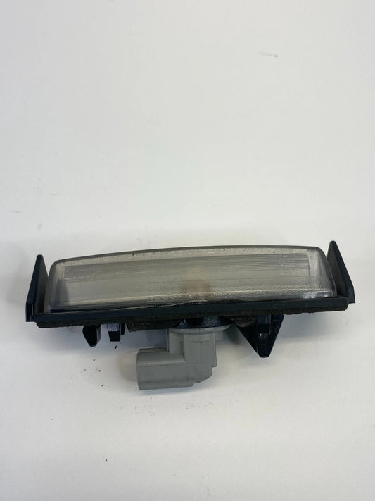 2002-2011 TOYOTA CAMRY 04-10 SIENNA TRUNK LID LICENSE PLATE LIGHT E13-0553 OEM