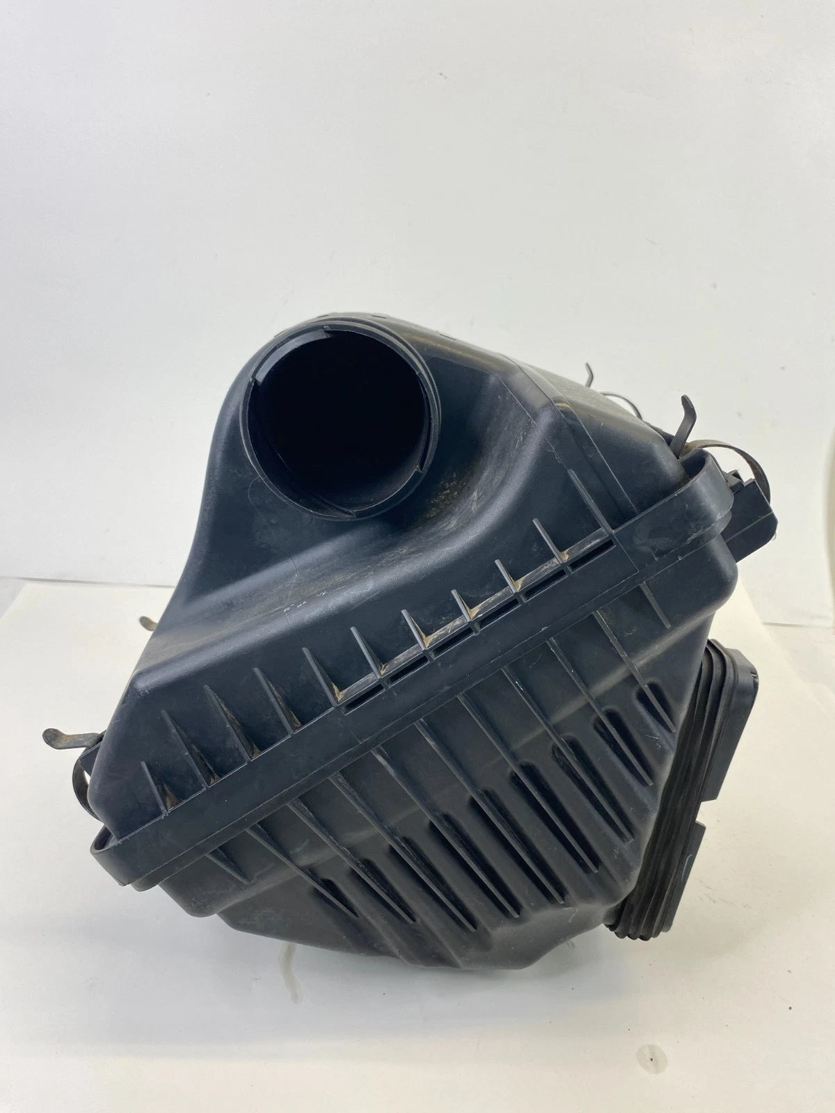 11-15 Kia Optima 2.4L FWD Air Filter Intake Cleaner Box Housing Assy 28110-3Q100