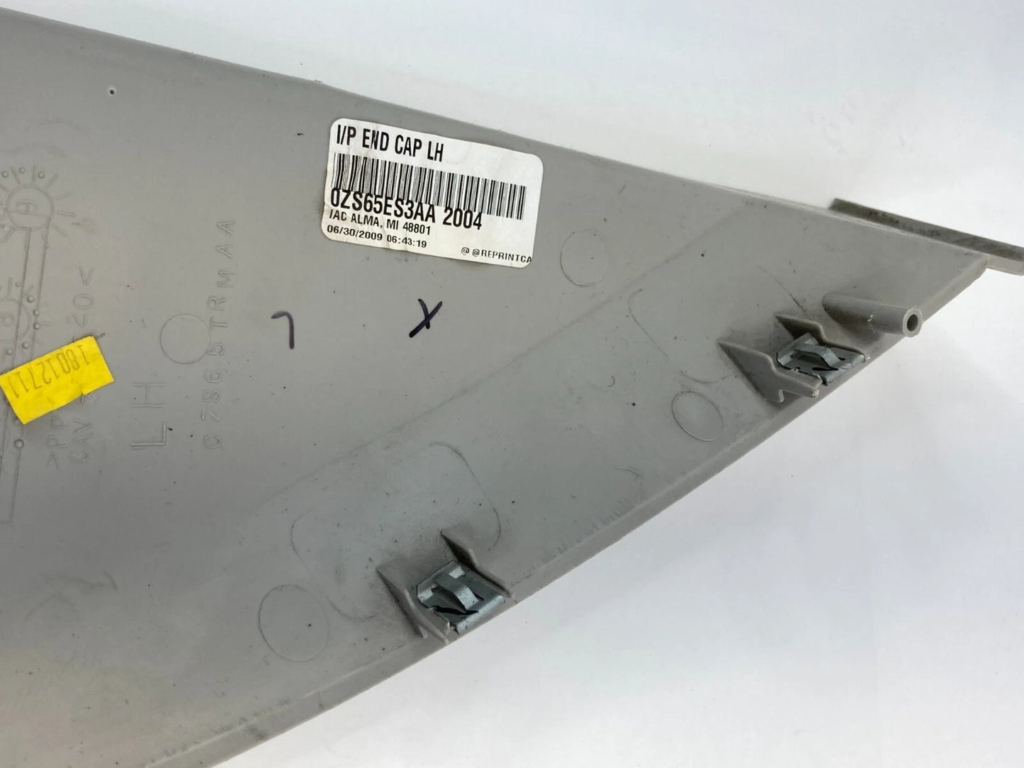 2008-2010 DODGE GRAND CARAVAN DASH LEFT END CAP COVER TRIM ZS65ES3AA OEM