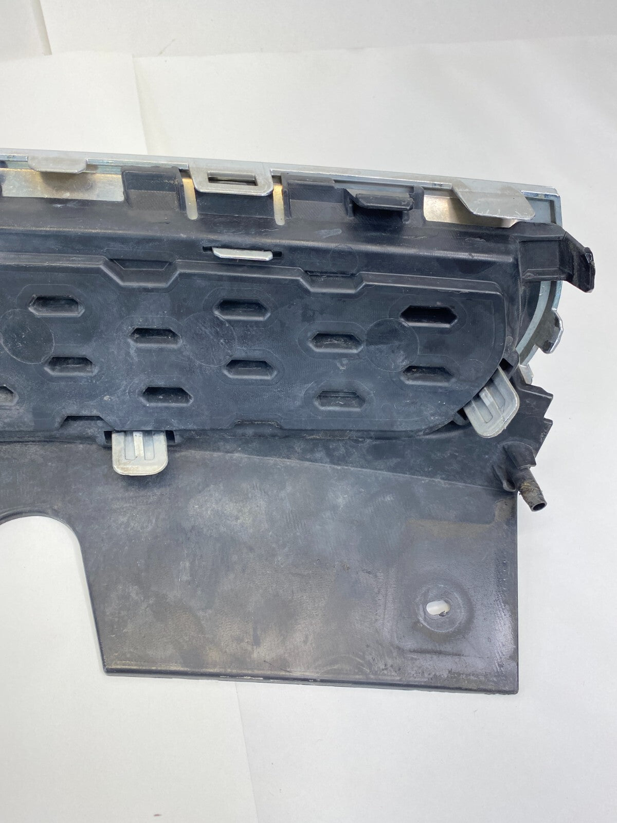 2010-2015 Chevrolet Equinox Front Upper Center Grill Grille w Chrome OEM