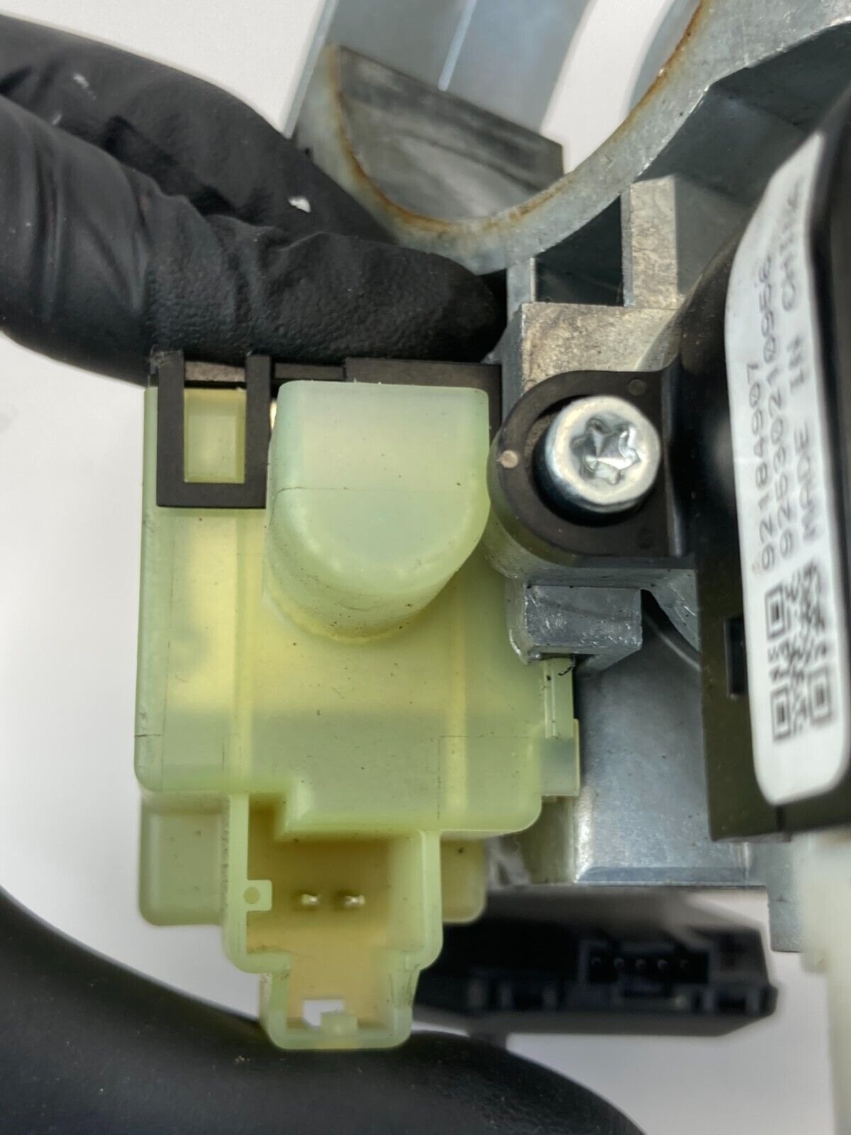 08-17 Buick Enclave 07-16 Acadia Ignition Switch Lock Cylinder & Key 25957937