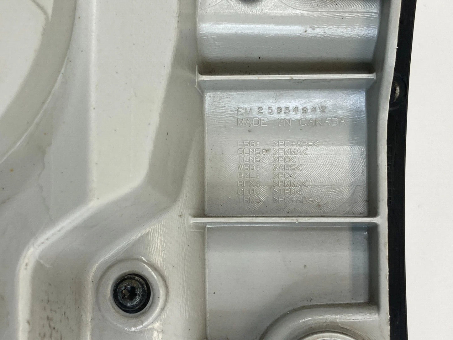 2008-2012 BUICK ENCLAVE REAR RIGHT OUTER TAILLIGHT TAIL LAMP 25954942 OEM