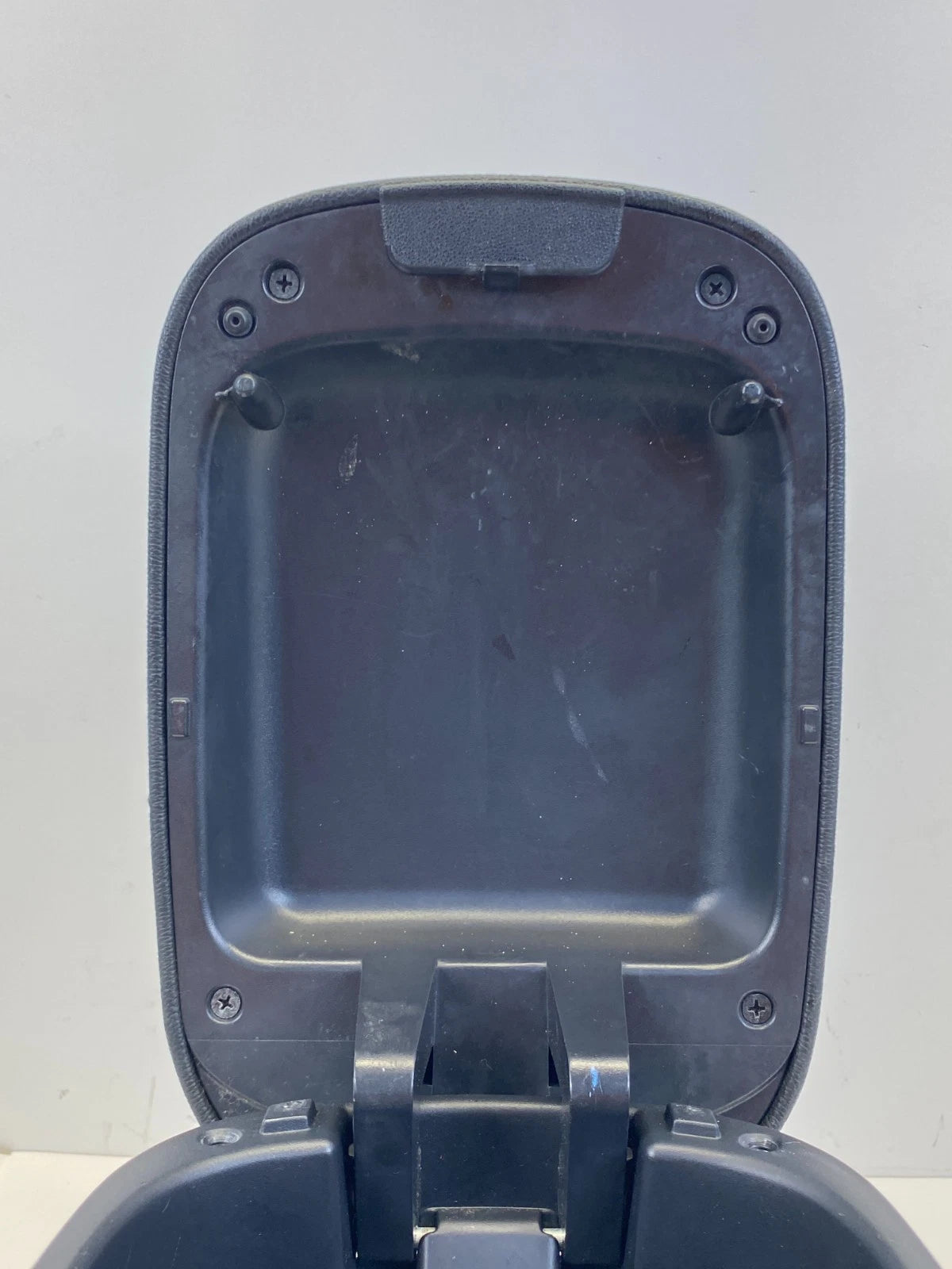 2010-2013 KIA SOUL CENTER CONSOLE ARMREST STORAGE BOX ASSEMBLY OEM AM00-30000200