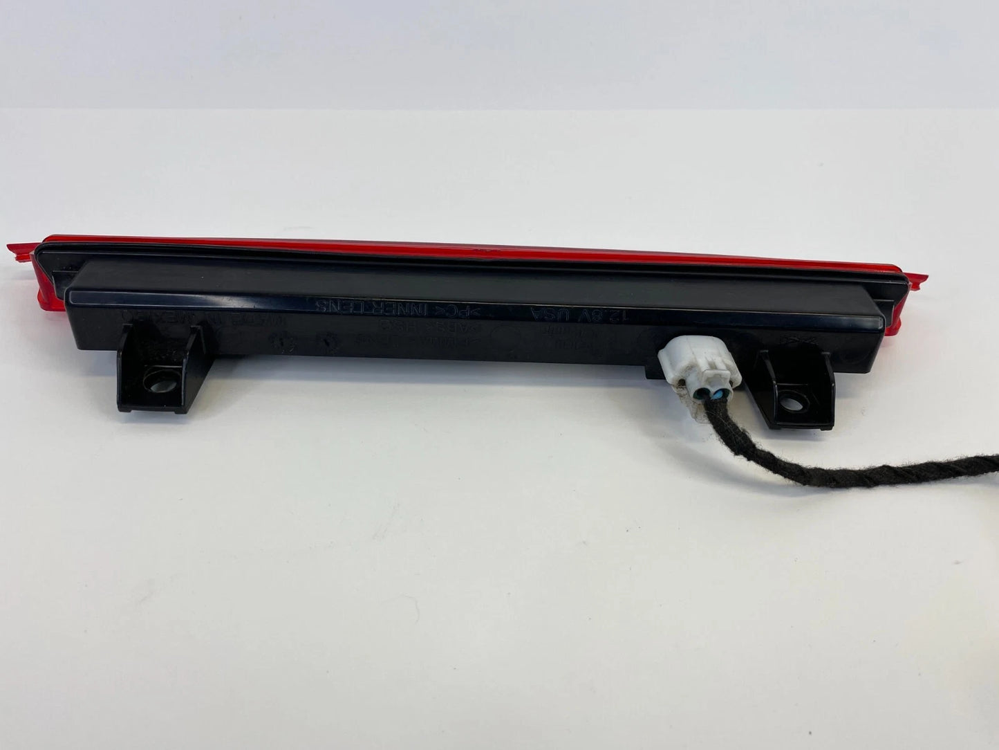 2007-2012 GMC ACADIA REAR CENTER HIGH MOUNT 3RD THIRD BRAKE LIGHT LAMP 15245495